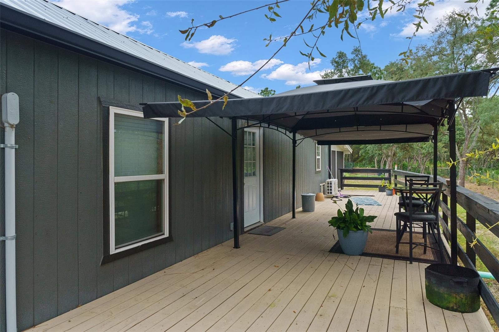 Listing photo id 22 for 10388 Suncoast Boulevard
