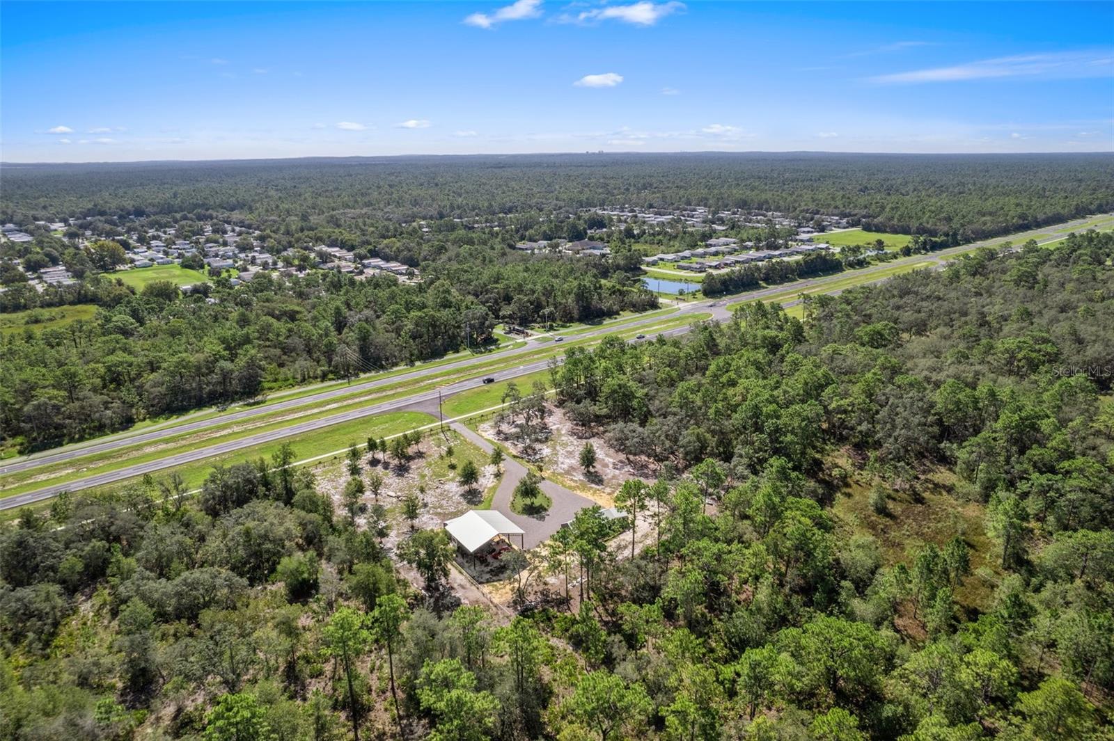 Listing photo id 29 for 10388 Suncoast Boulevard