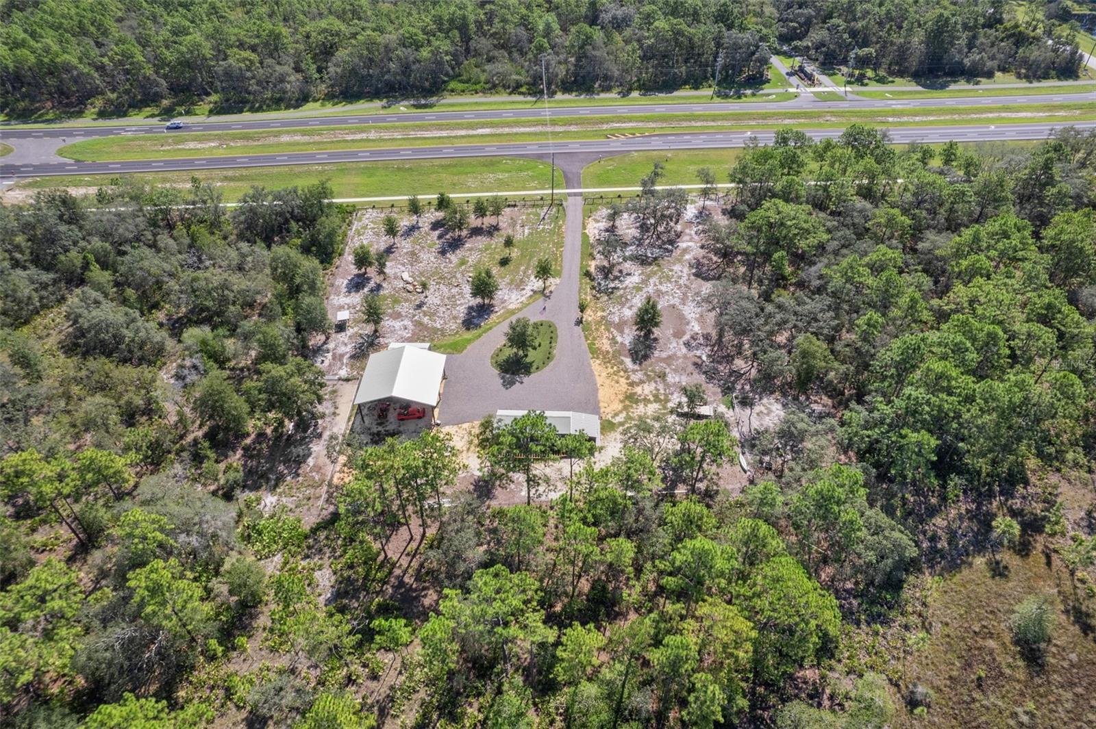 Listing photo id 30 for 10388 Suncoast Boulevard