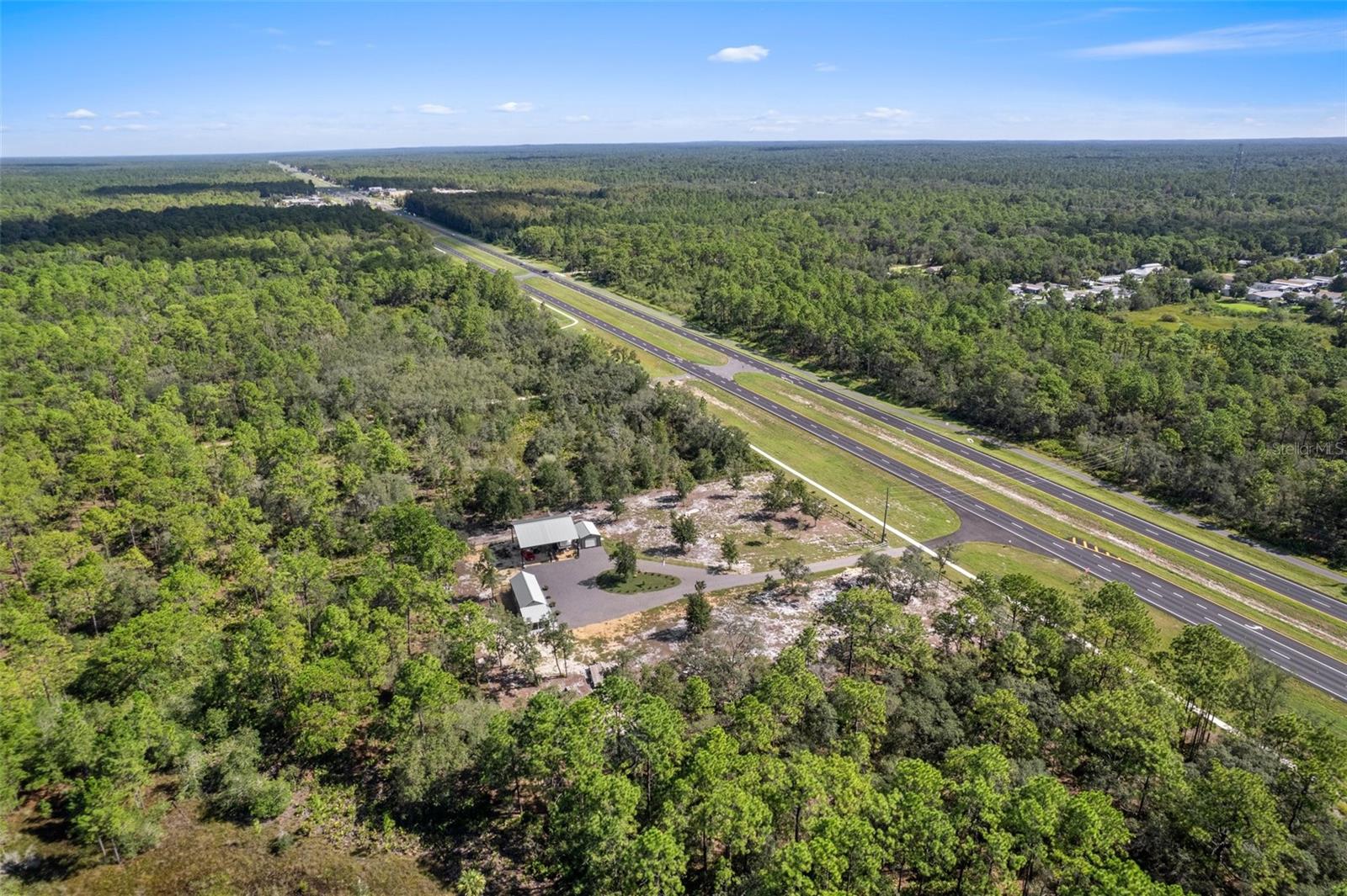 Listing photo id 31 for 10388 Suncoast Boulevard