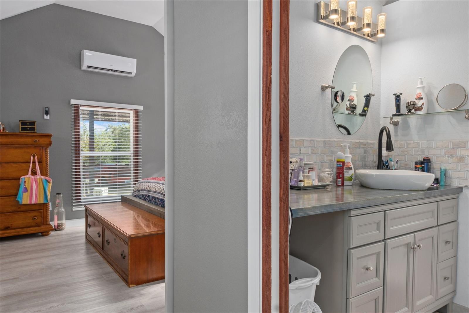 Listing photo id 7 for 10388 Suncoast Boulevard