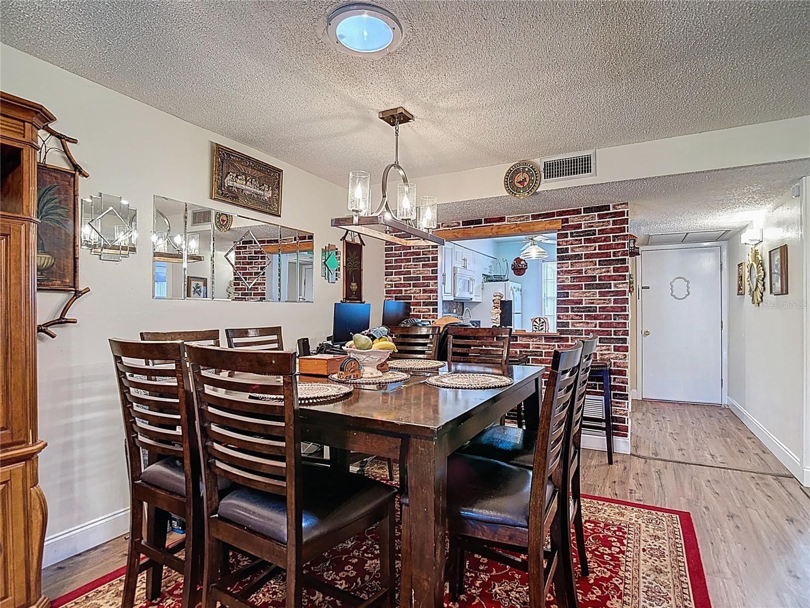 Image 17 of 50 For 11135 Carriage Hill Drive 6