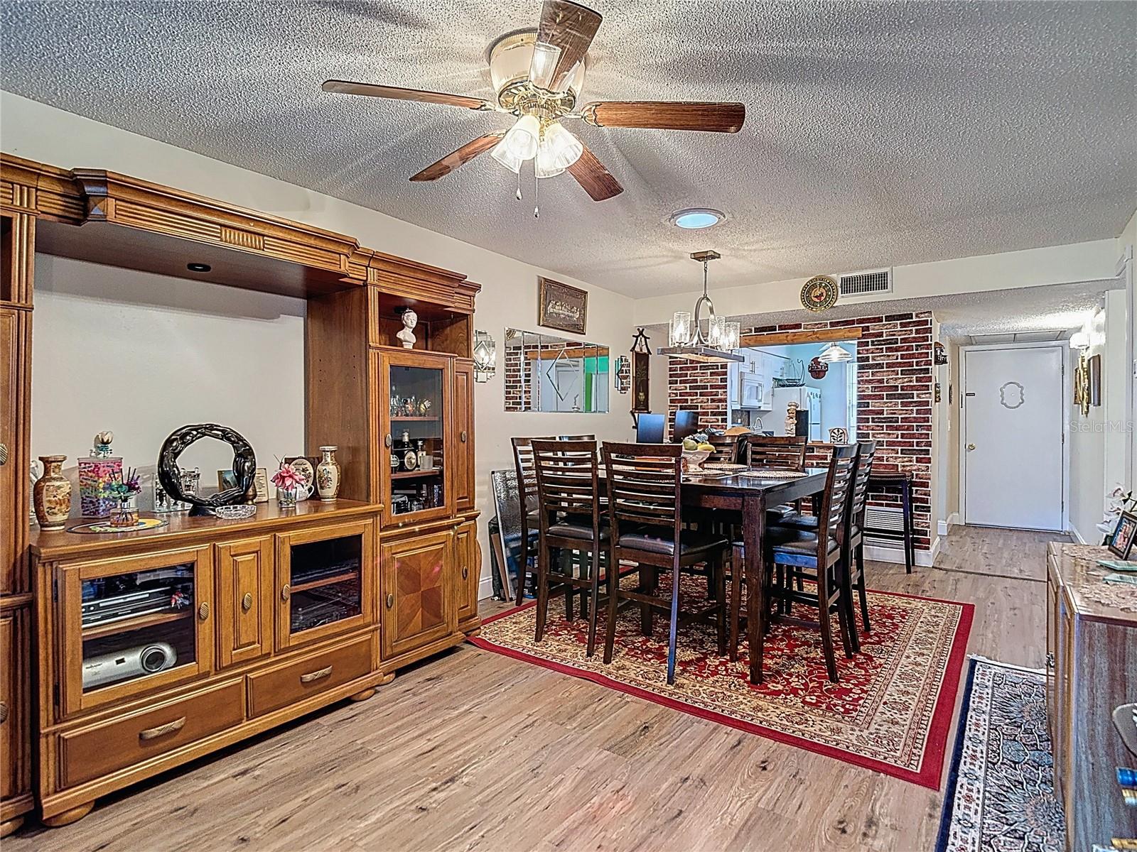 Image 18 of 50 For 11135 Carriage Hill Drive 6