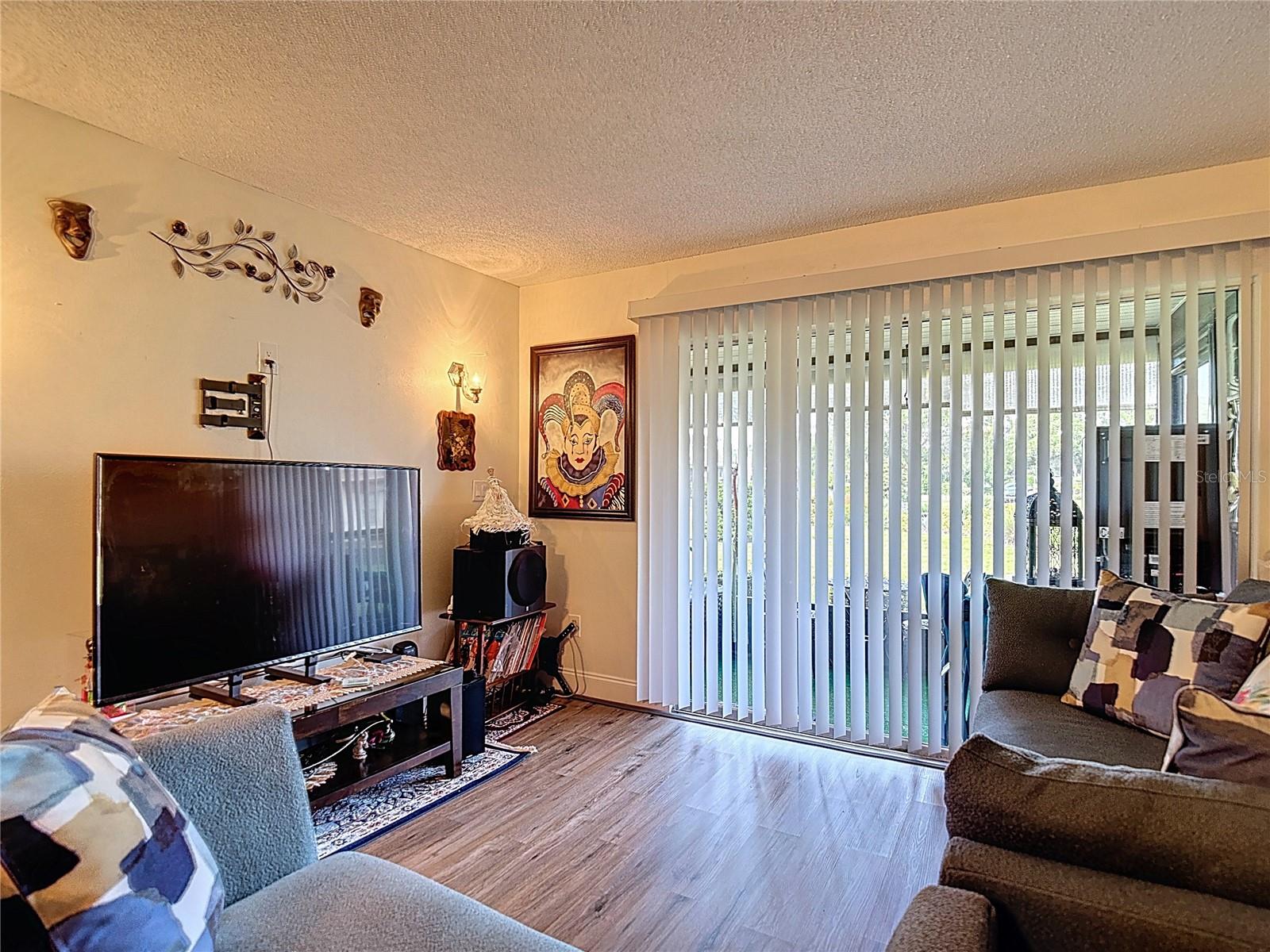 Image 20 of 50 For 11135 Carriage Hill Drive 6