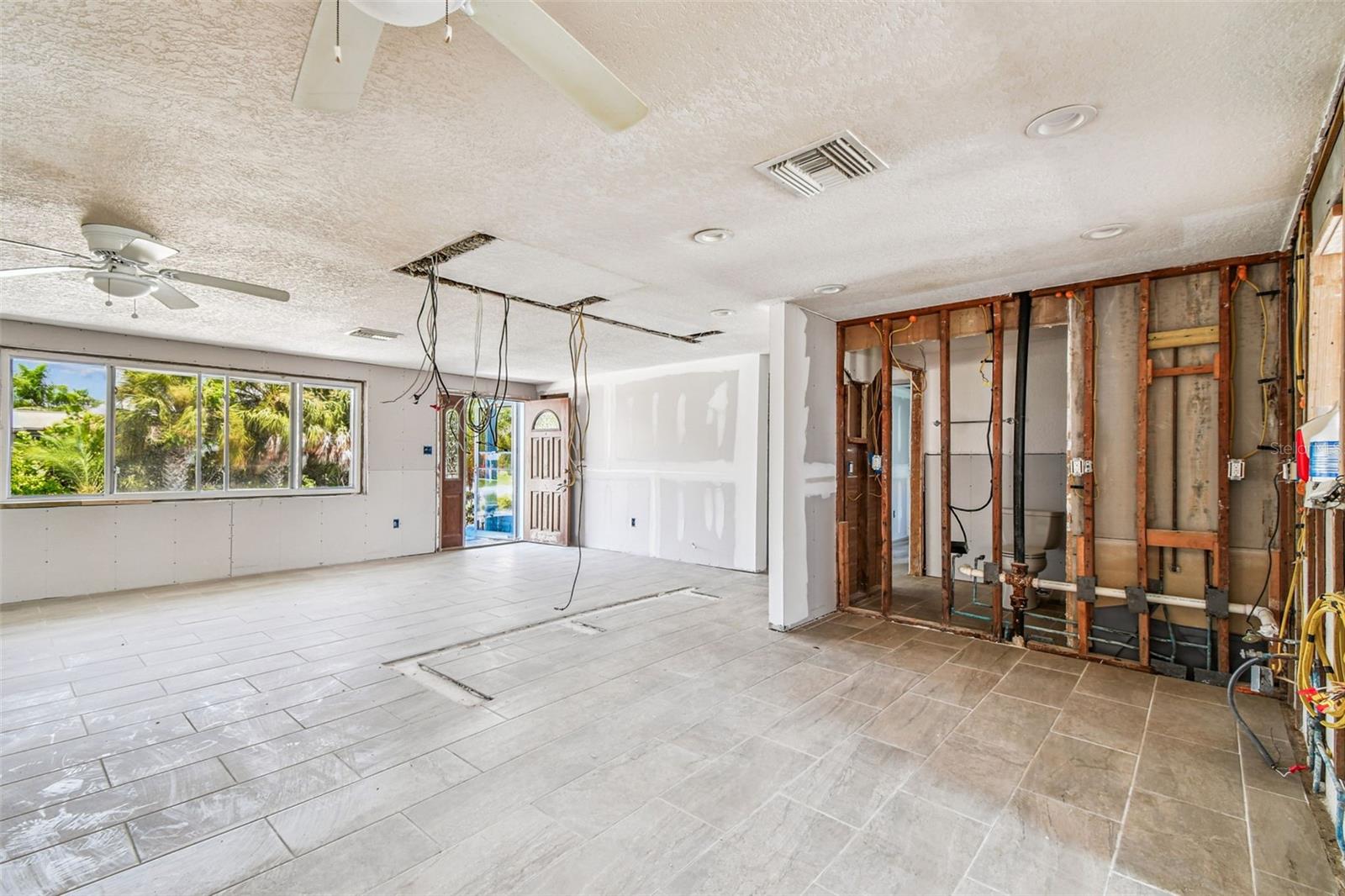 Image 15 of 81 For 13603 Allyn Drive