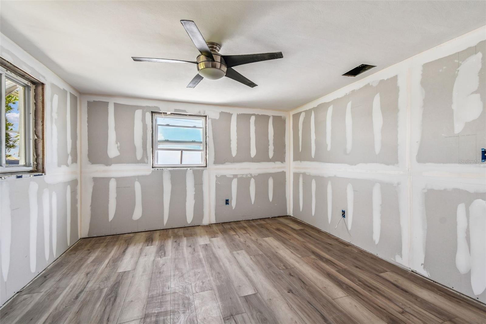 Image 24 of 81 For 13603 Allyn Drive