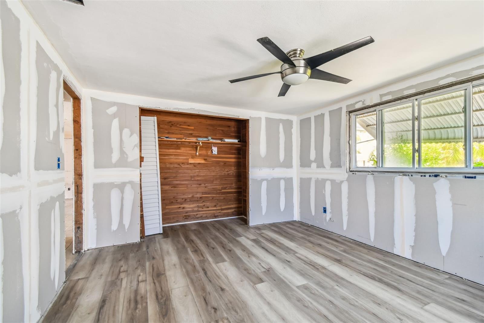 Image 26 of 81 For 13603 Allyn Drive