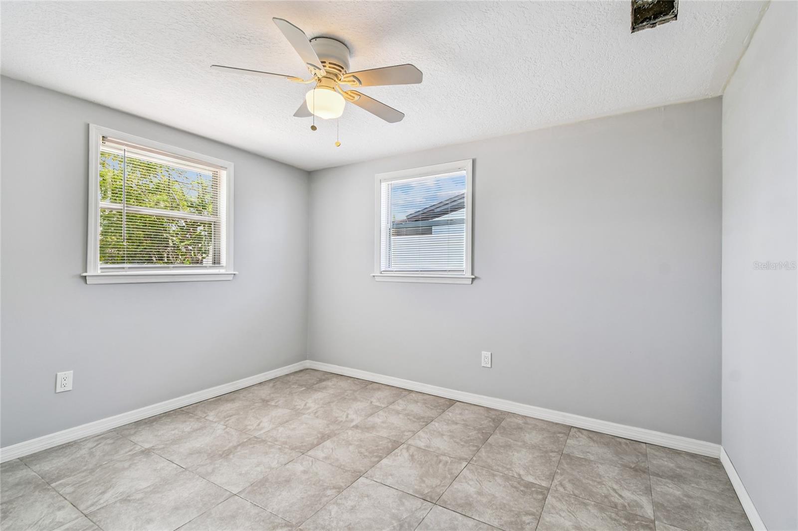 Image 27 of 71 For 13606 Allyn Drive