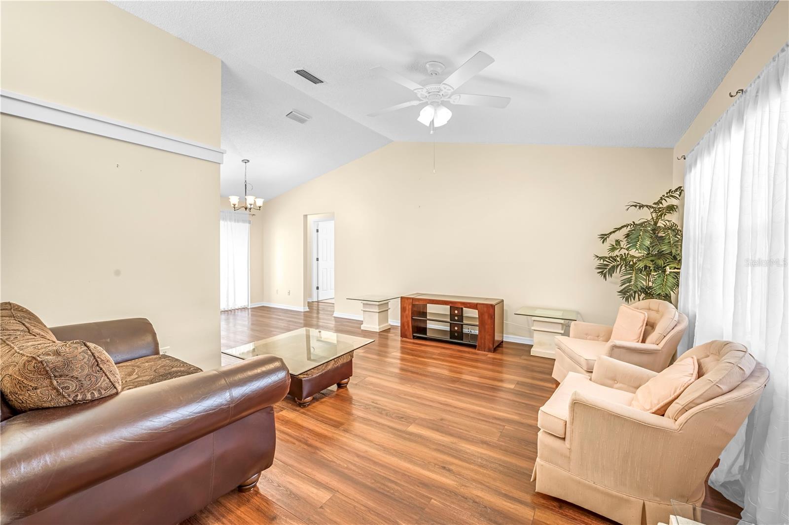 Image 3 of 21 For 4381 Craigdarragh Avenue