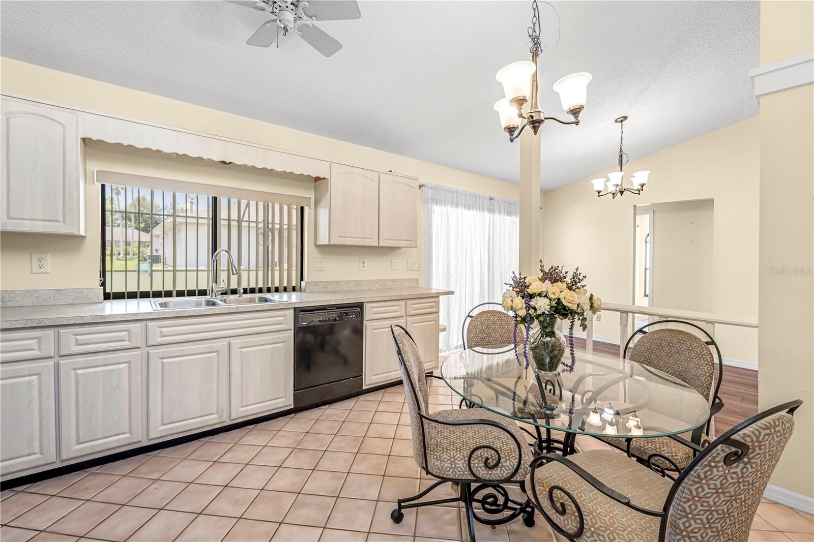 Image 6 of 21 For 4381 Craigdarragh Avenue