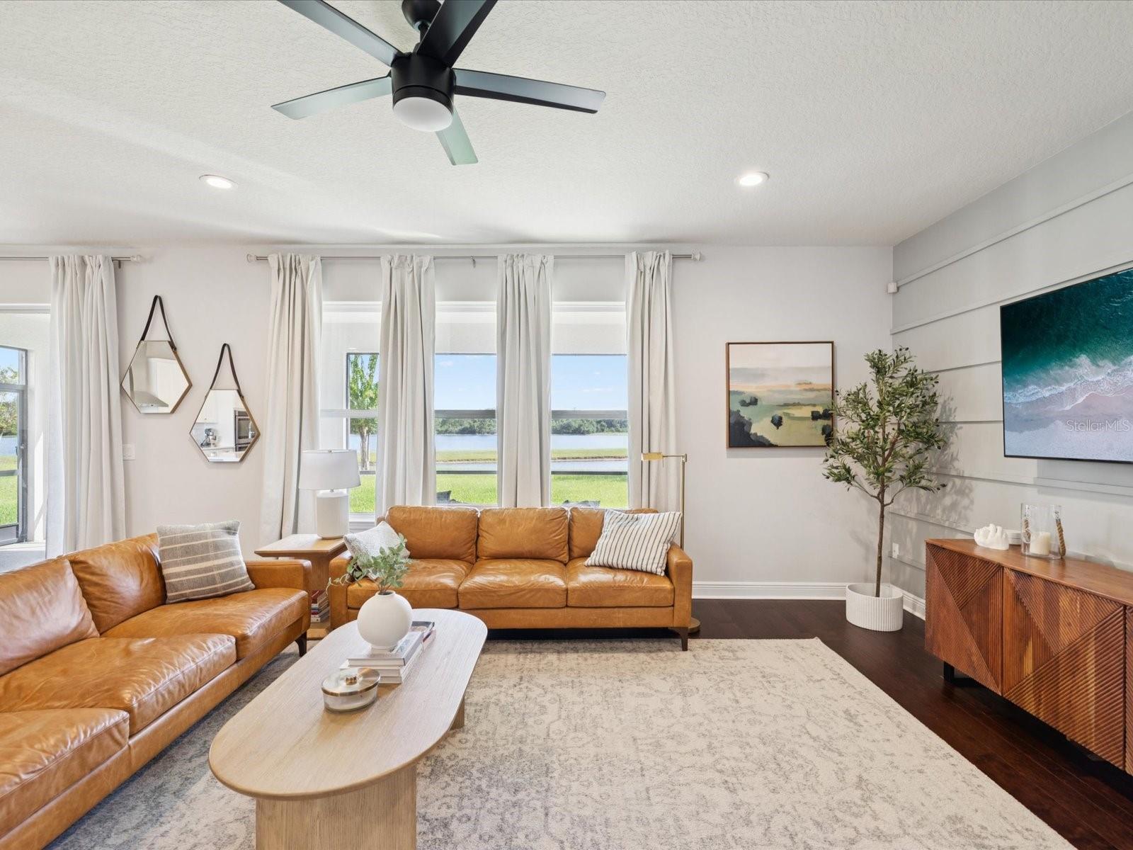 Image 13 of 86 For 18292 Roseate Drive