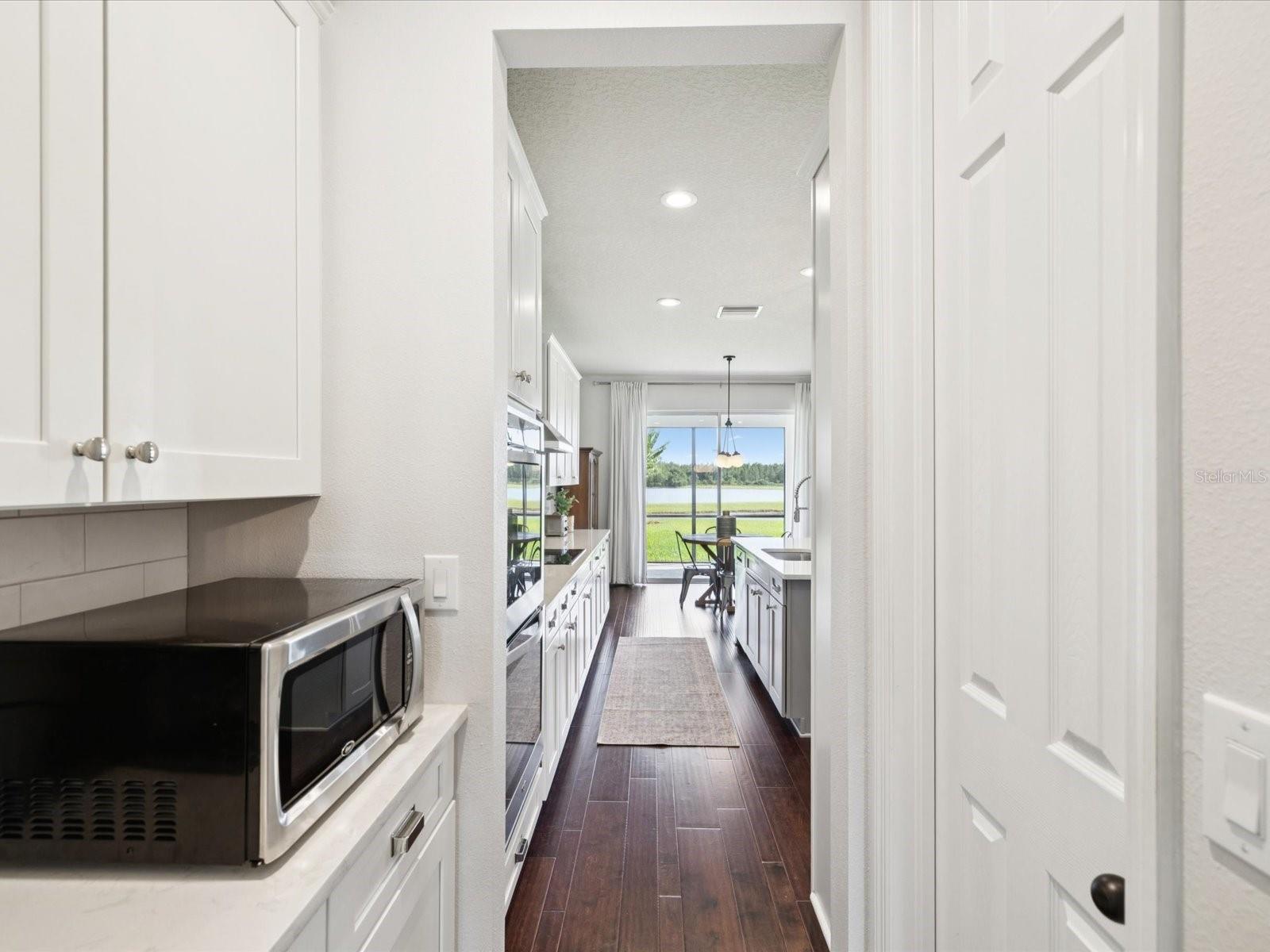 Image 22 of 86 For 18292 Roseate Drive