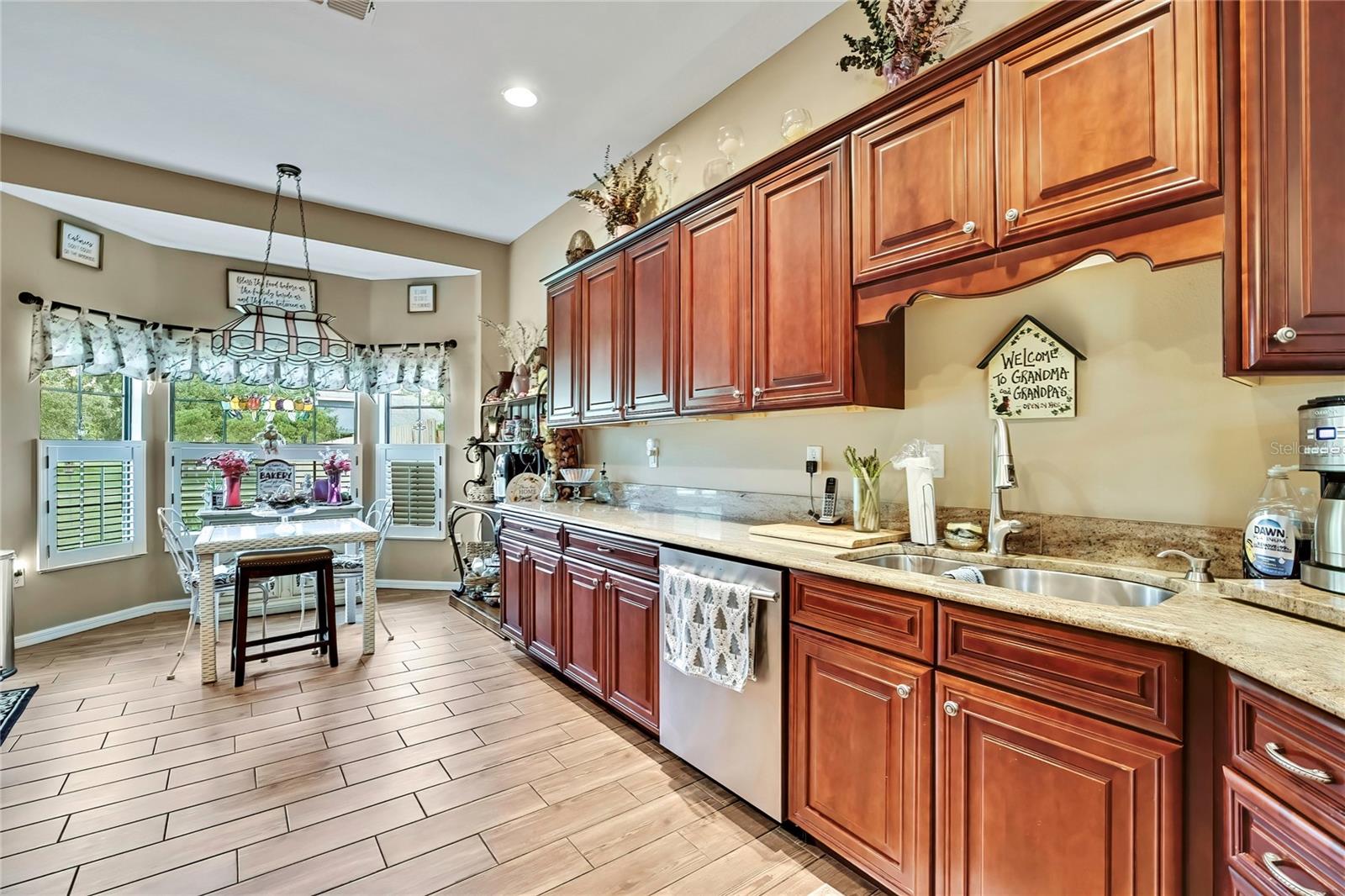 Image 12 of 54 For 16605 Diplomat Drive