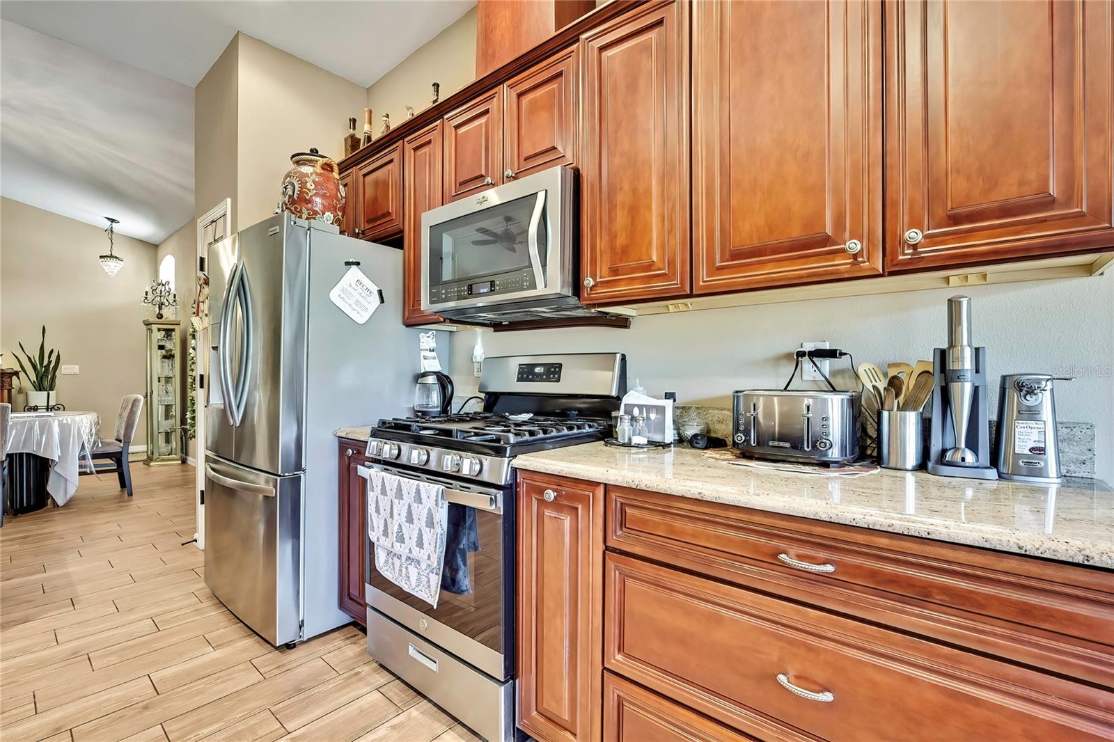 Image 16 of 54 For 16605 Diplomat Drive