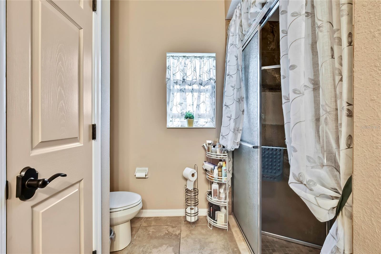 Image 22 of 54 For 16605 Diplomat Drive
