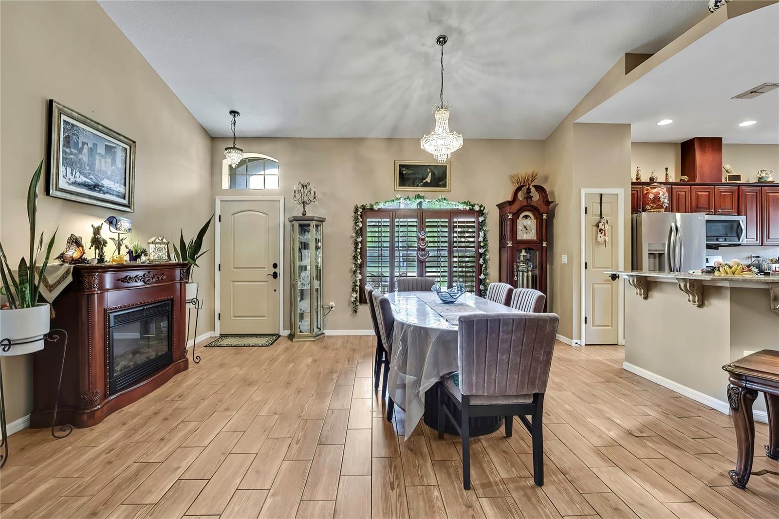 Image 7 of 54 For 16605 Diplomat Drive