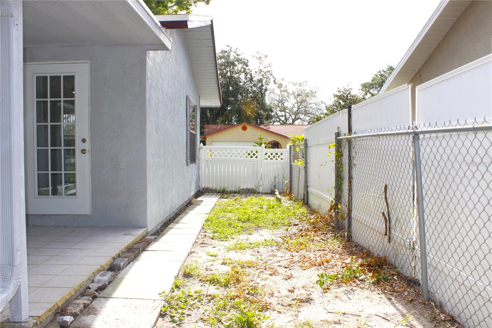 Image 52 of 61 For 1650 12th Street Sw