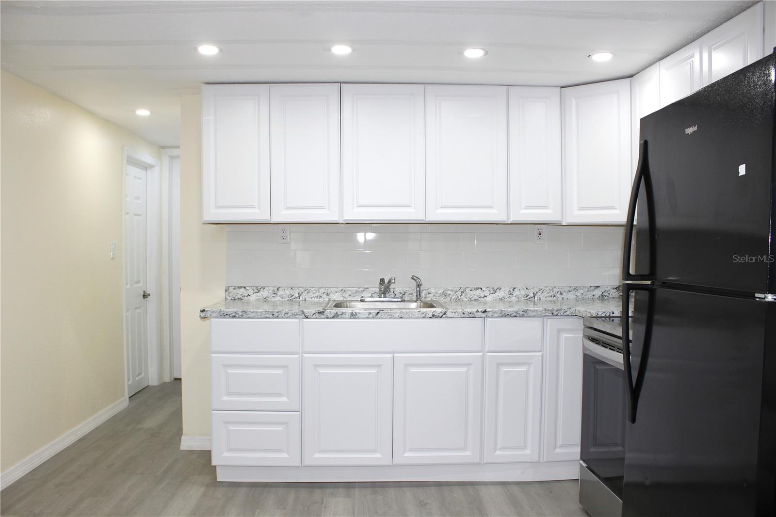 Listing photo id 10 for 2143 Orange Drive
