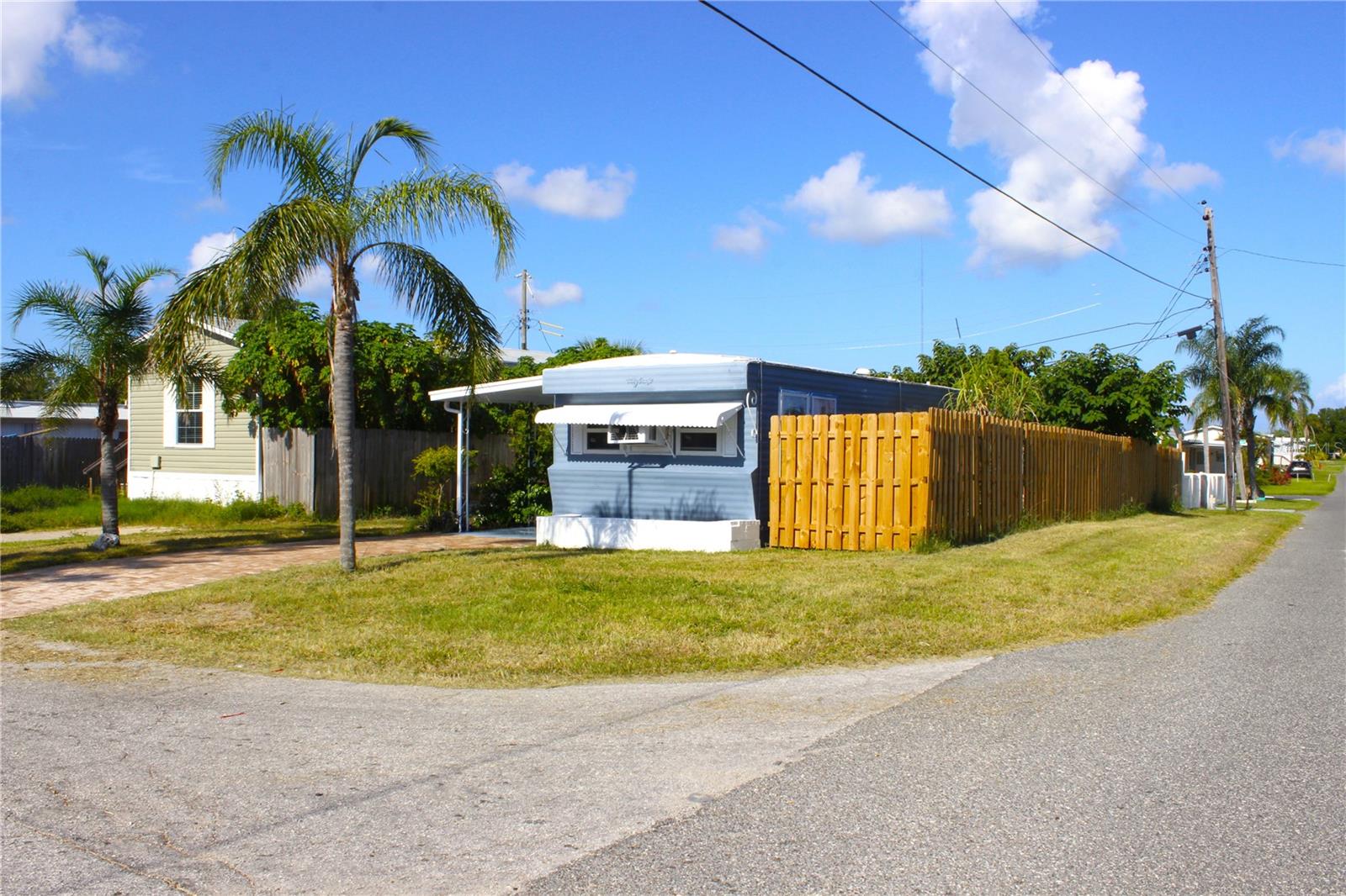 Listing photo id 0 for 2143 Orange Drive