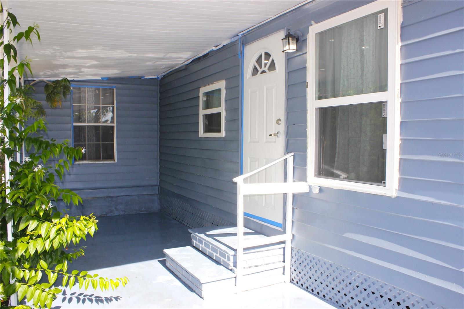Listing photo id 4 for 2143 Orange Drive