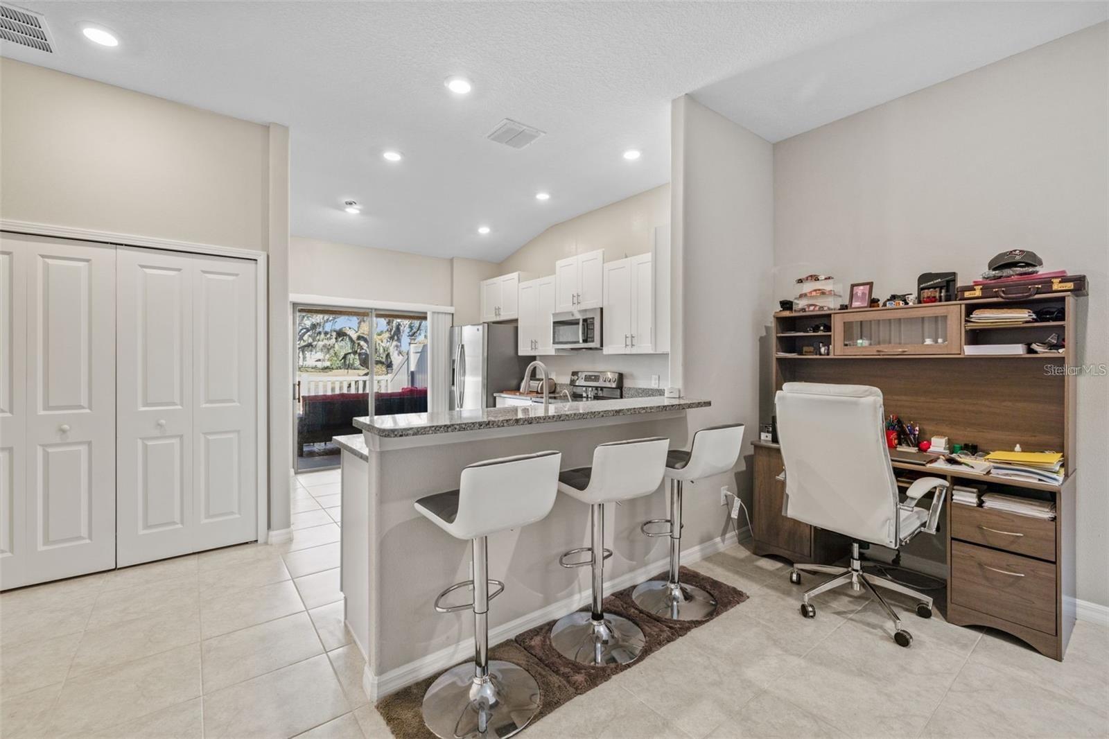 Image 9 of 40 For 13987 Weddington Terrace