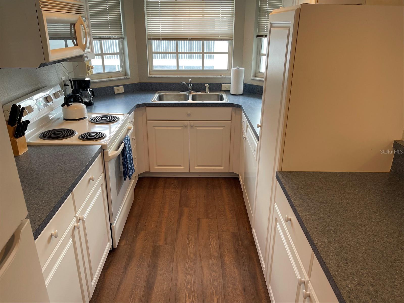 Image 10 of 50 For 21146 Fountain View Lane 4302