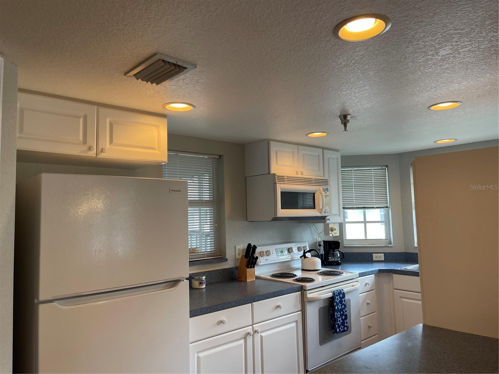 Image 12 of 50 For 21146 Fountain View Lane 4302
