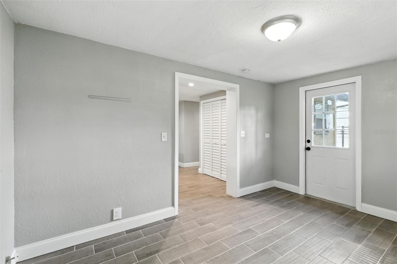 Image 15 of 26 For 8035 Gulf Way