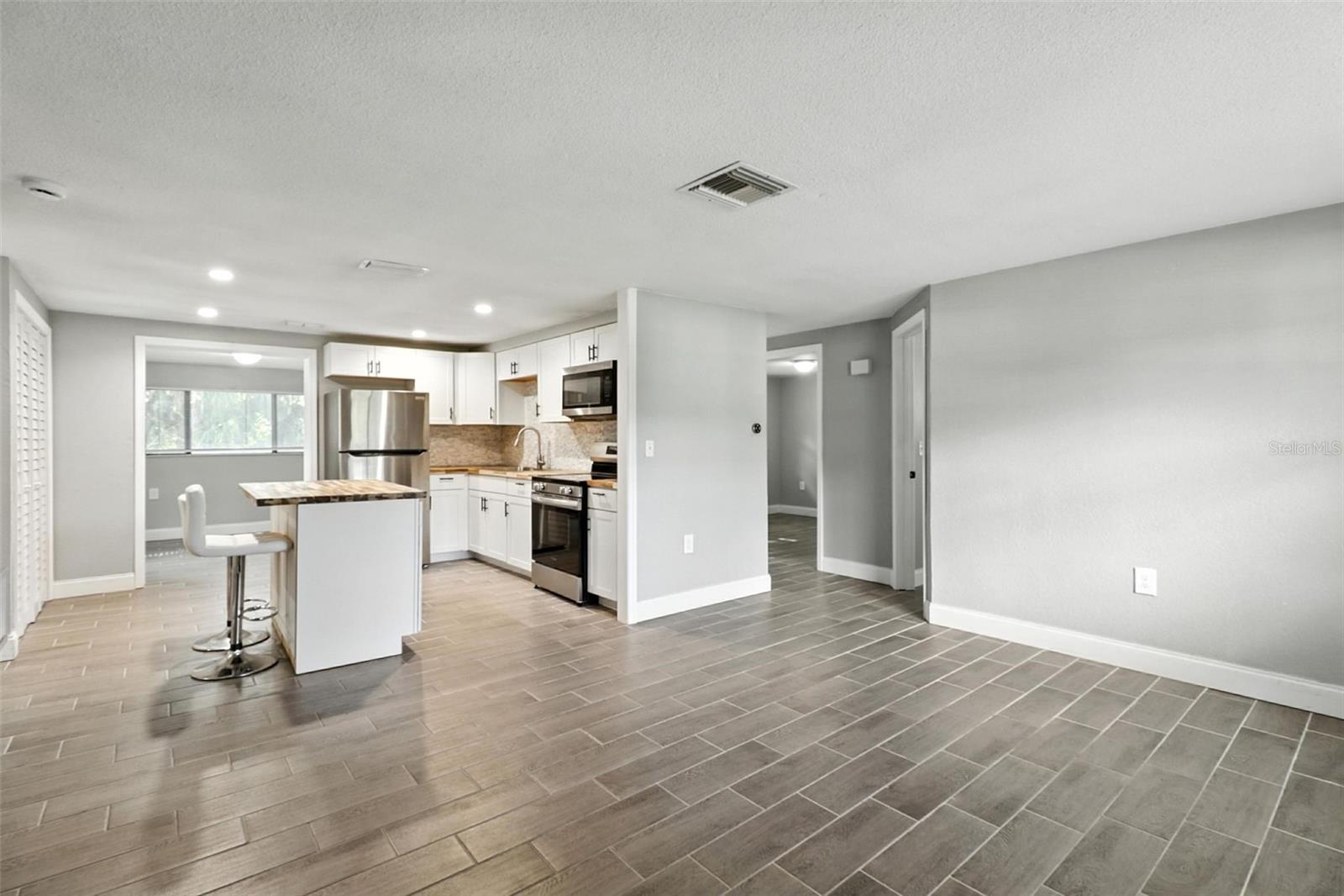 Image 5 of 26 For 8035 Gulf Way