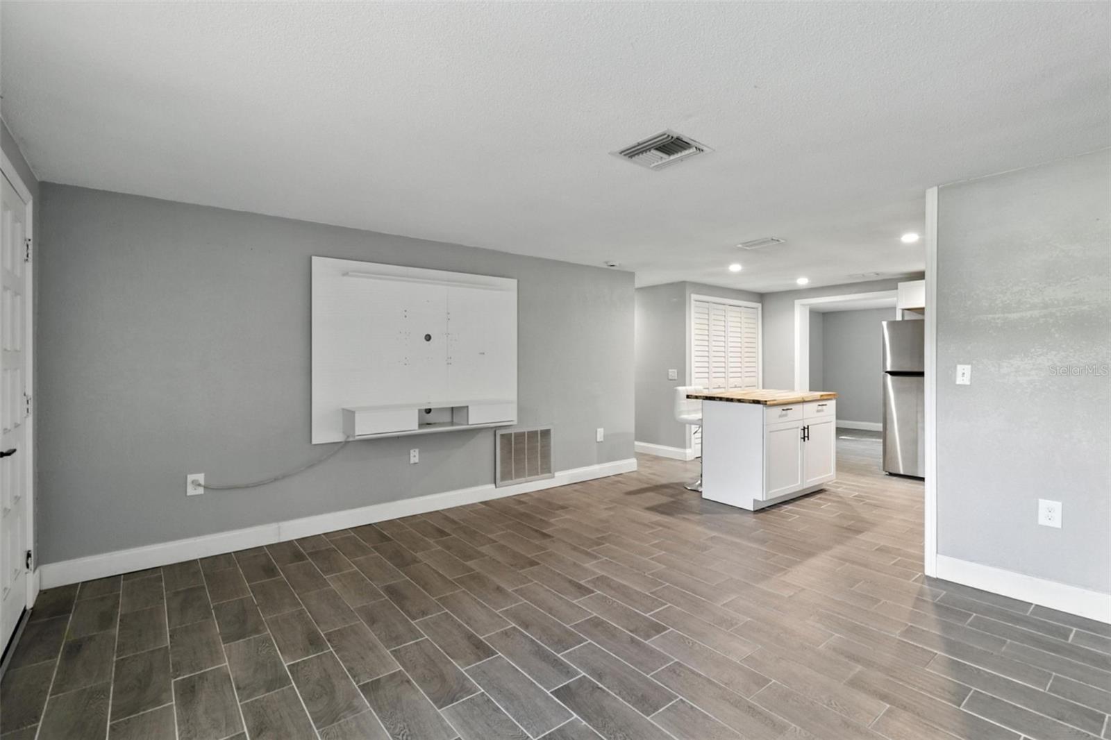 Image 6 of 26 For 8035 Gulf Way