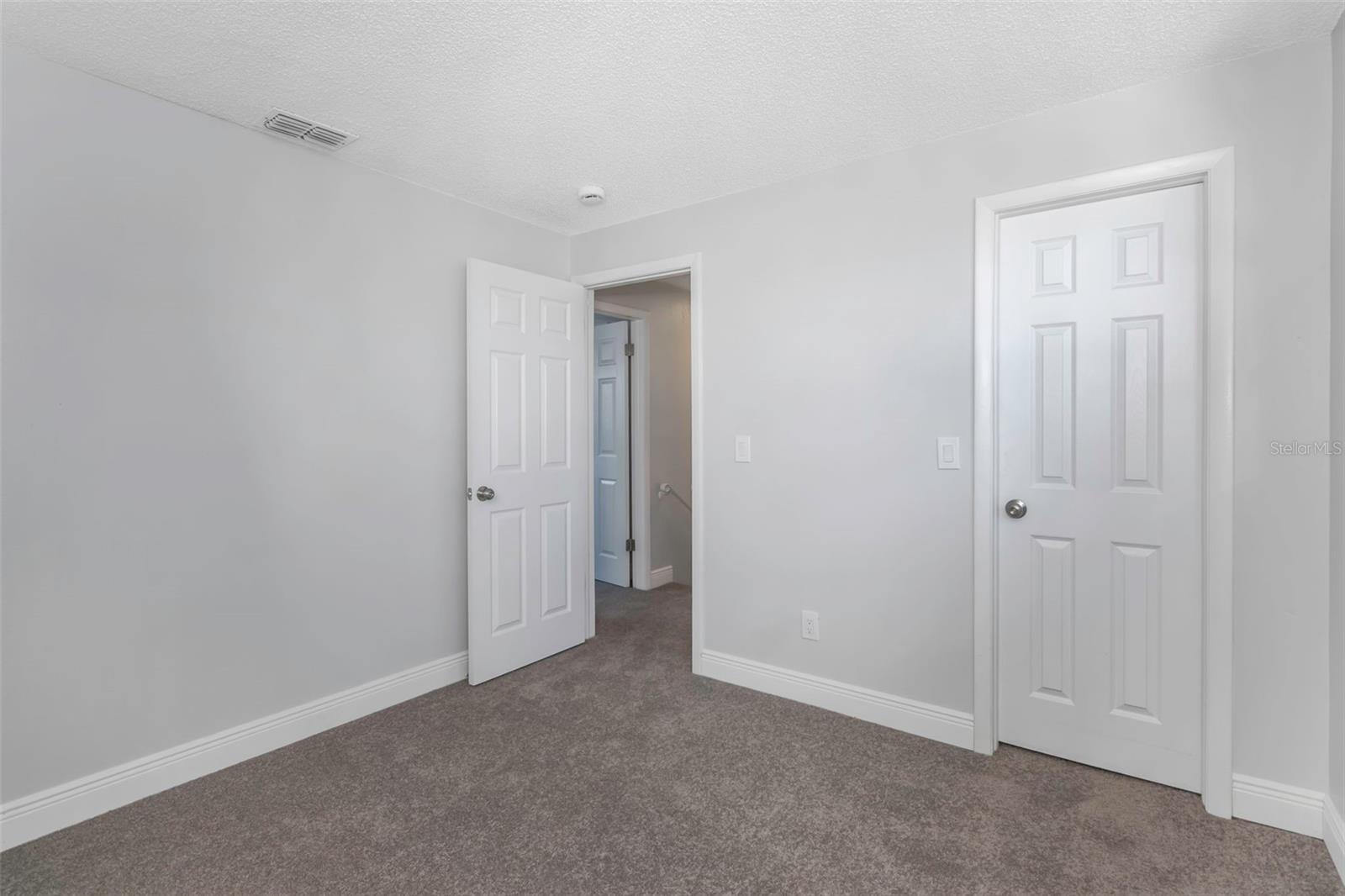 Image 17 of 22 For 5651 Townhouse Drive