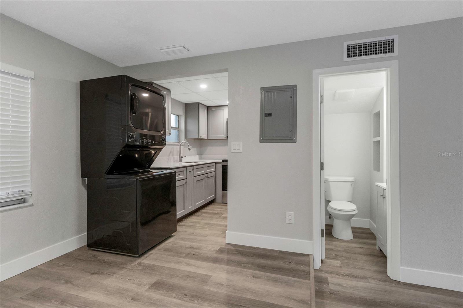 Image 11 of 26 For 5645 Townhouse Drive 5645