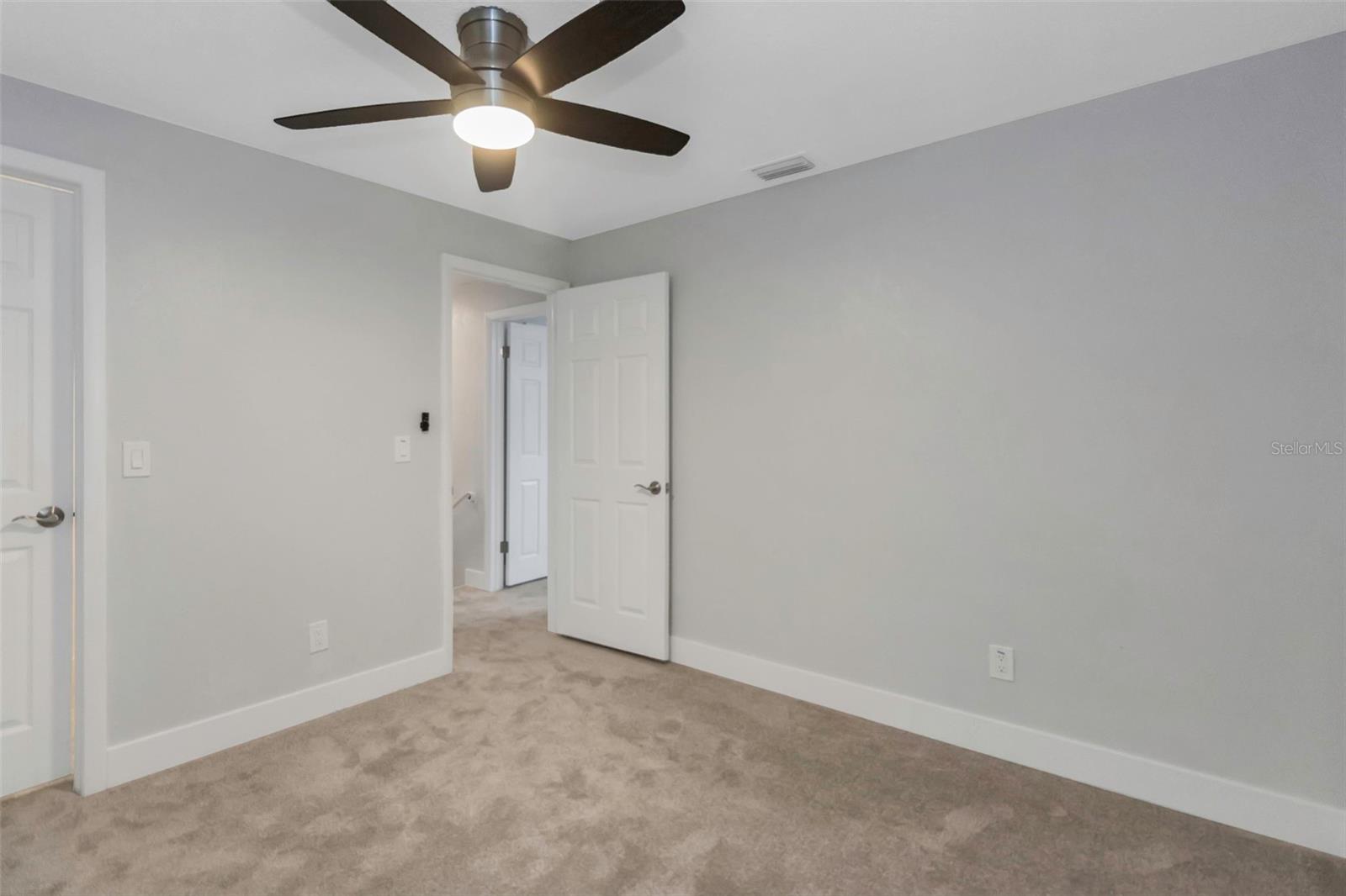 Image 19 of 26 For 5645 Townhouse Drive 5645