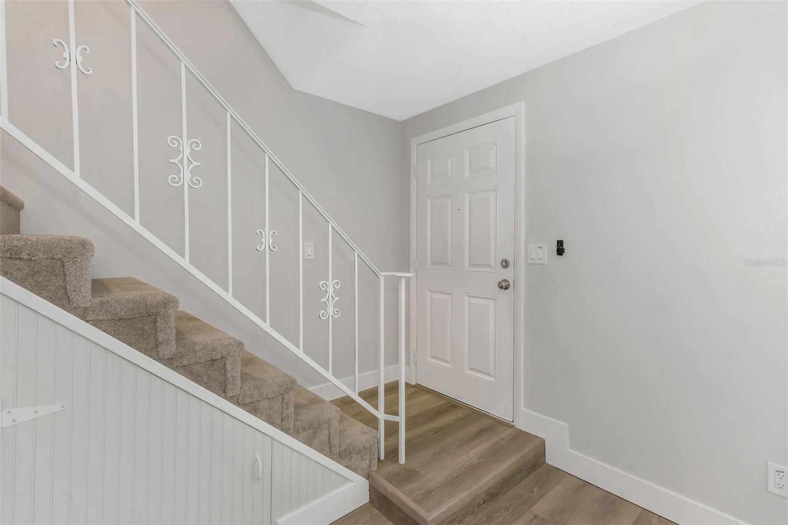 Image 7 of 26 For 5645 Townhouse Drive 5645
