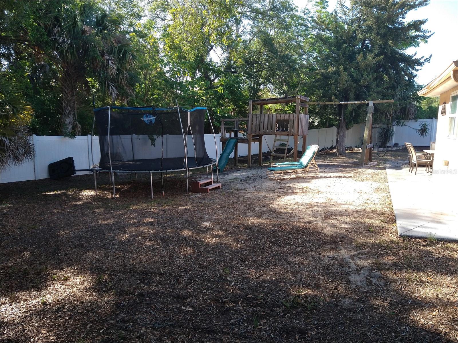 Image 29 of 37 For 12910 College Hill Drive