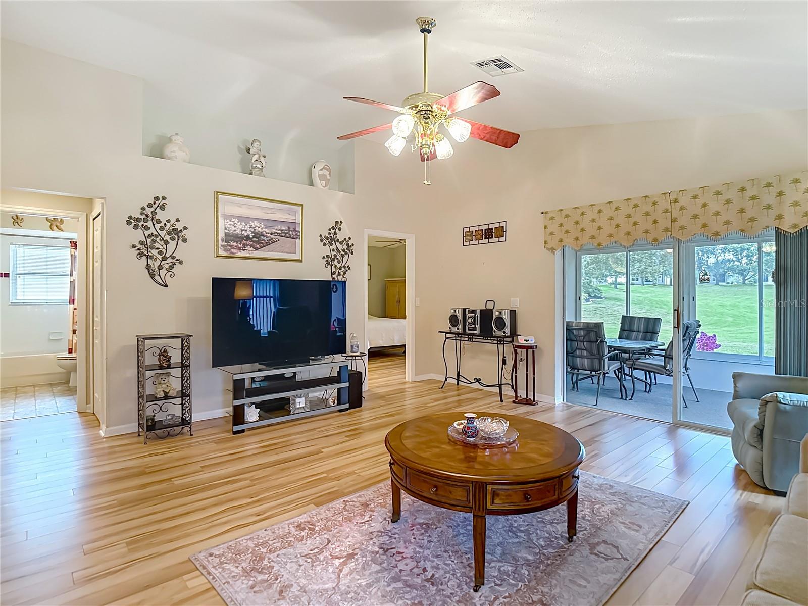 Image 10 of 50 For 232 Center Oak Circle