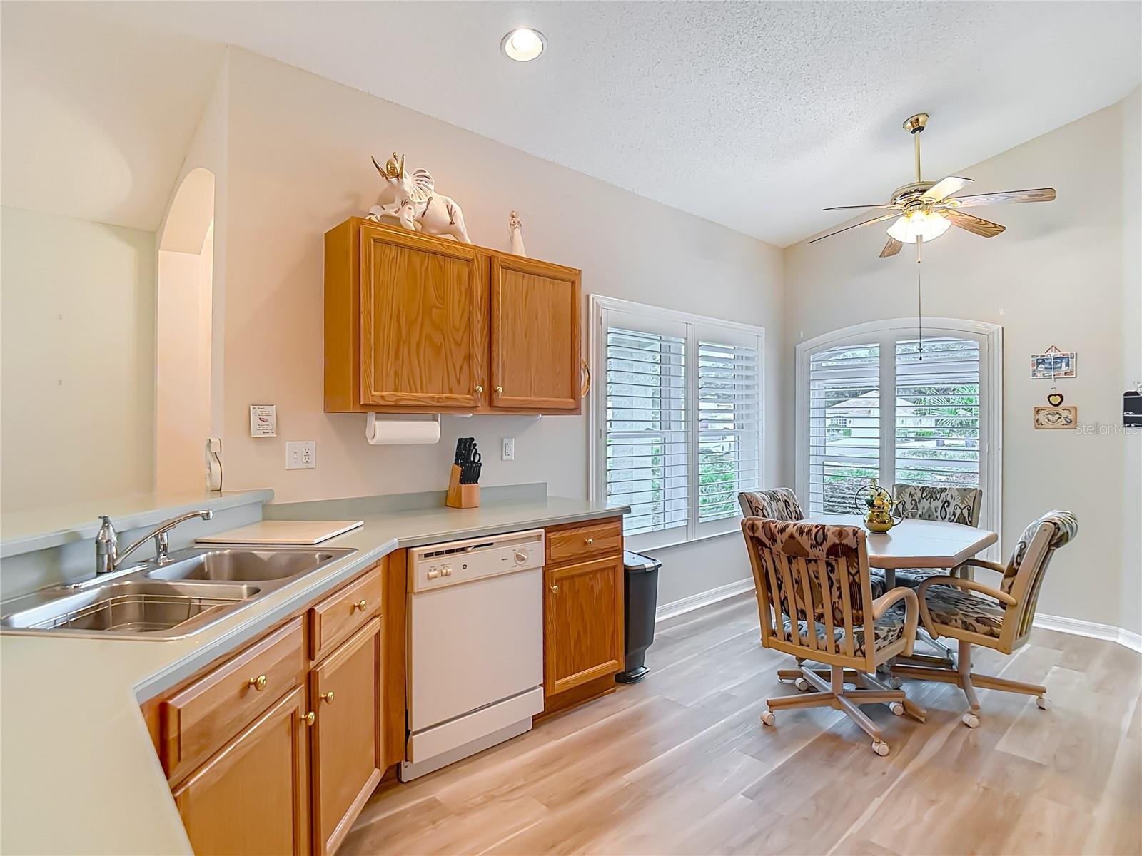 Image 13 of 50 For 232 Center Oak Circle
