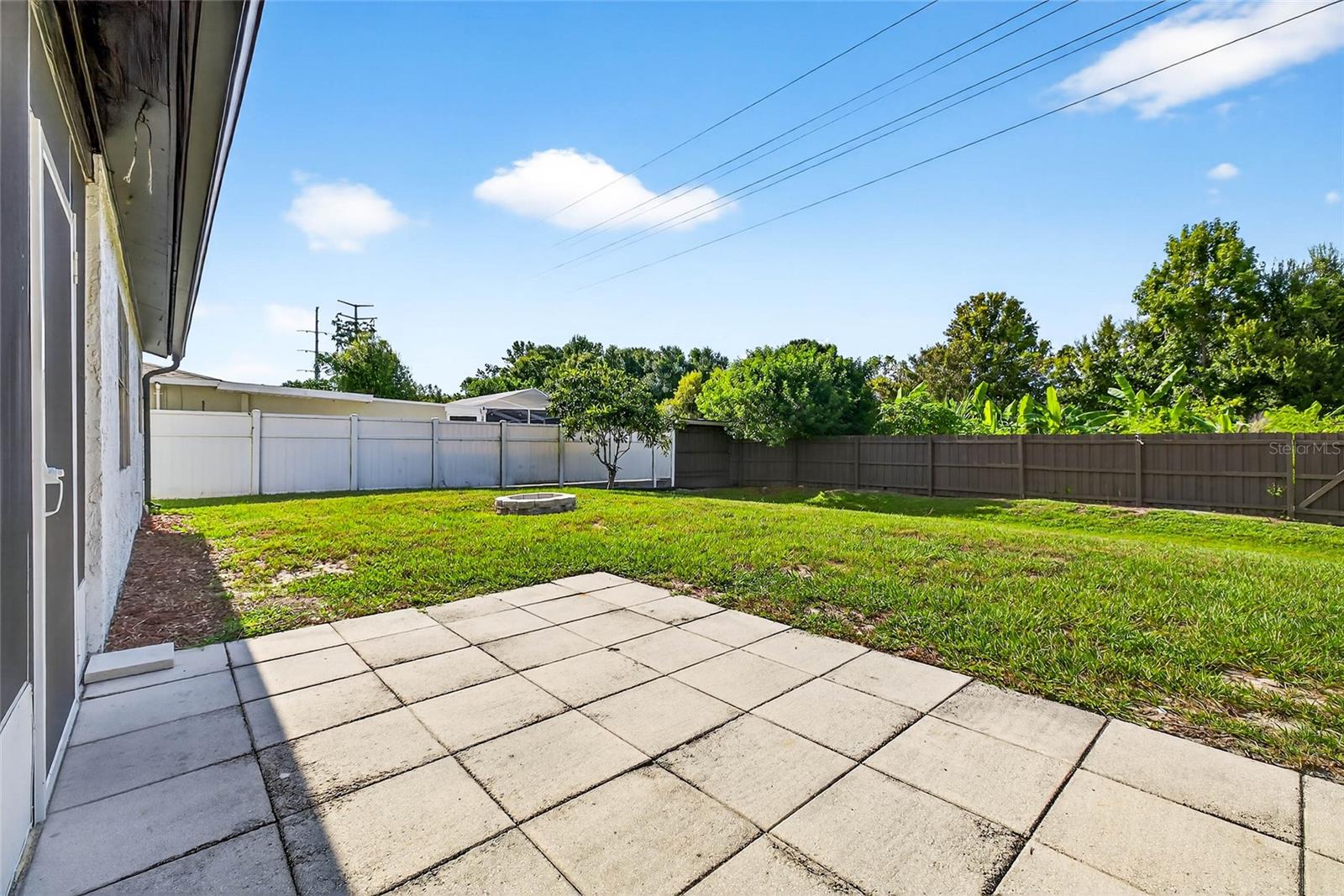 Listing photo id 26 for 7902 Royal Hart Drive