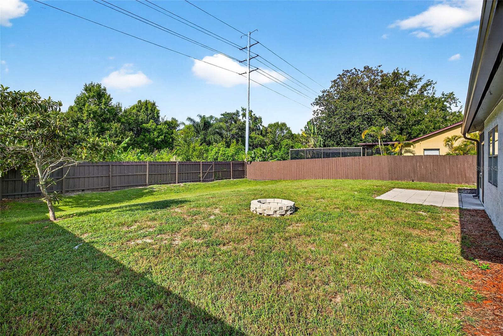 Listing photo id 28 for 7902 Royal Hart Drive