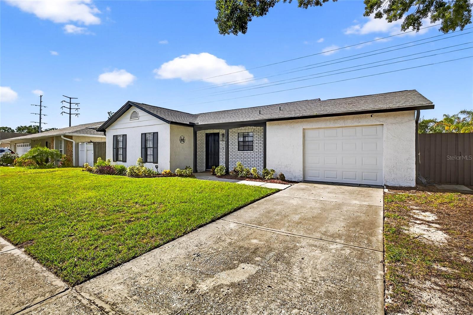 Listing photo id 32 for 7902 Royal Hart Drive