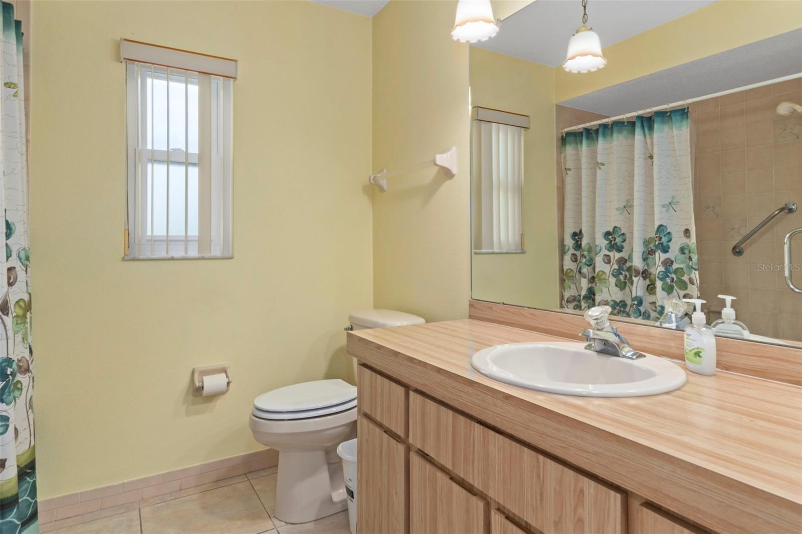 Image 28 of 42 For 13418 Lawrence Street