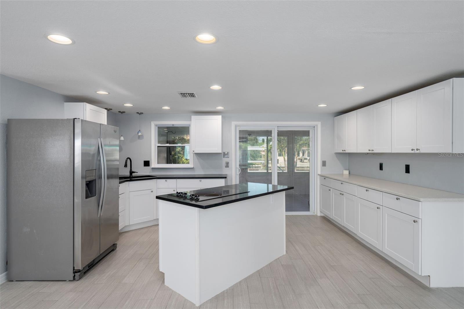 Listing photo id 9 for 13621 Jennita Drive
