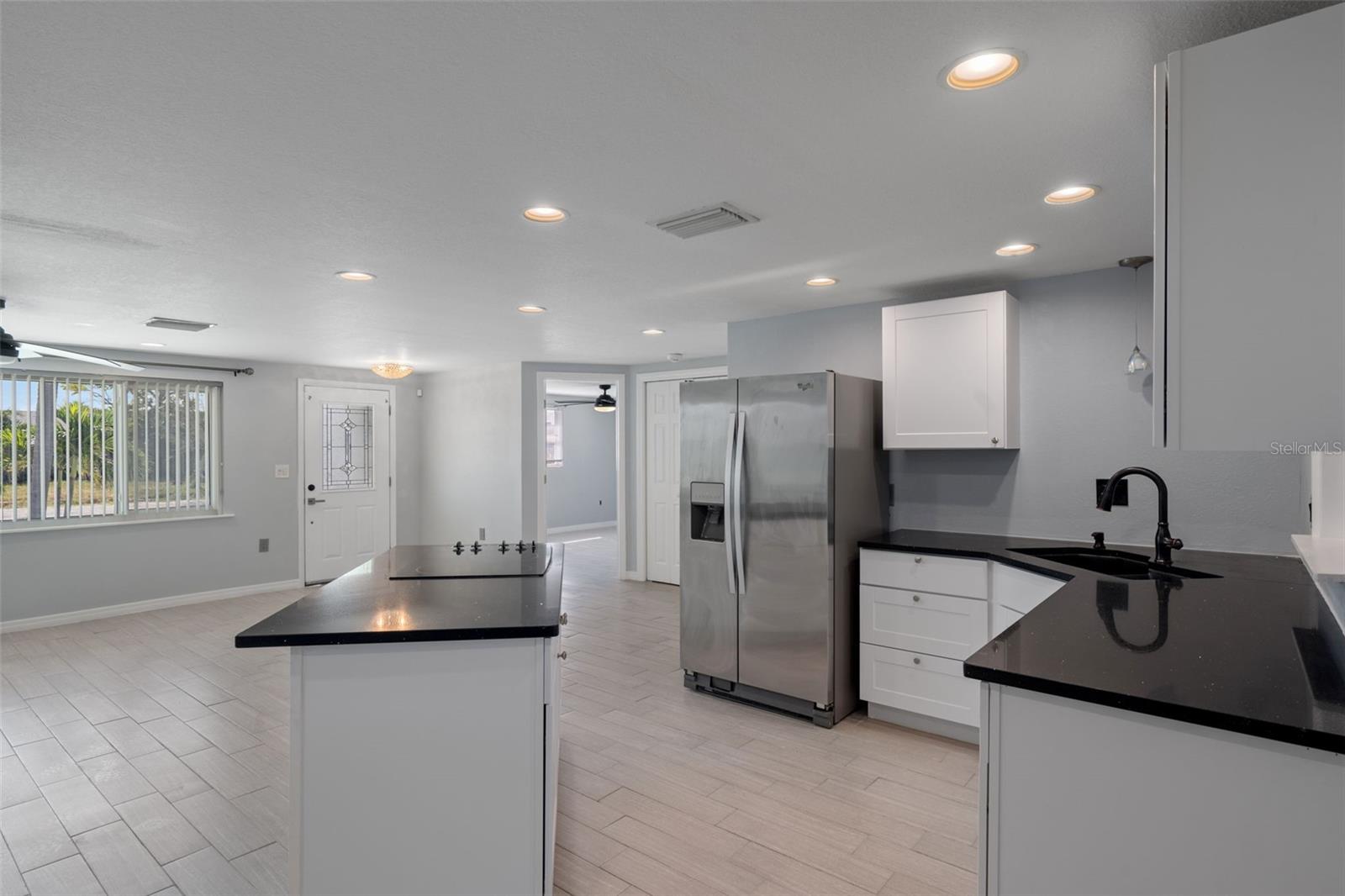 Listing photo id 11 for 13621 Jennita Drive