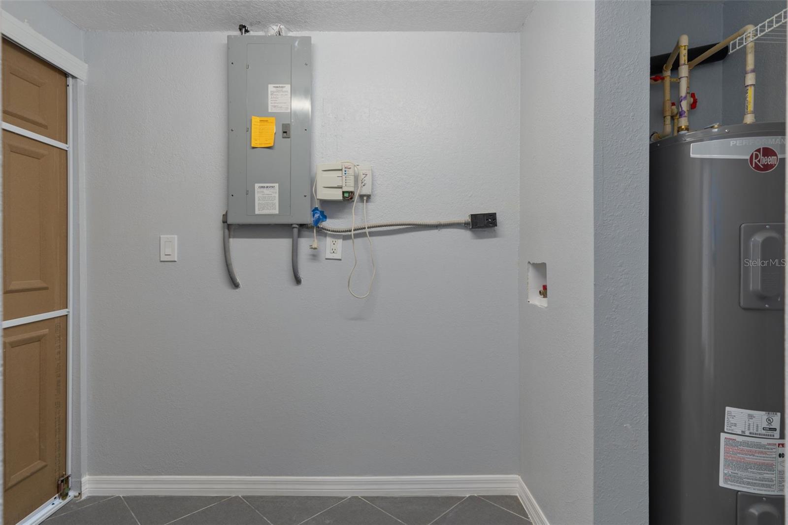 Listing photo id 18 for 13621 Jennita Drive