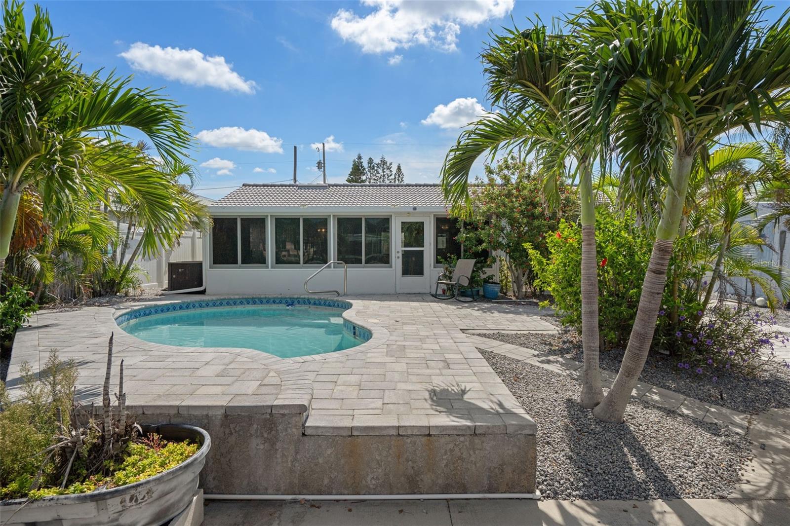Listing photo id 29 for 13621 Jennita Drive