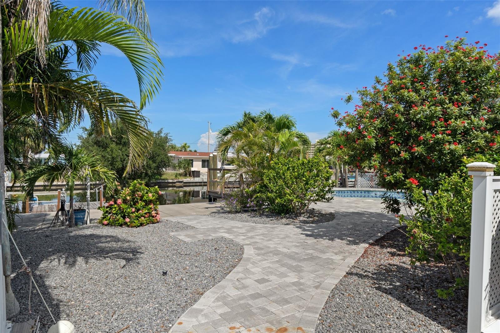 Listing photo id 31 for 13621 Jennita Drive