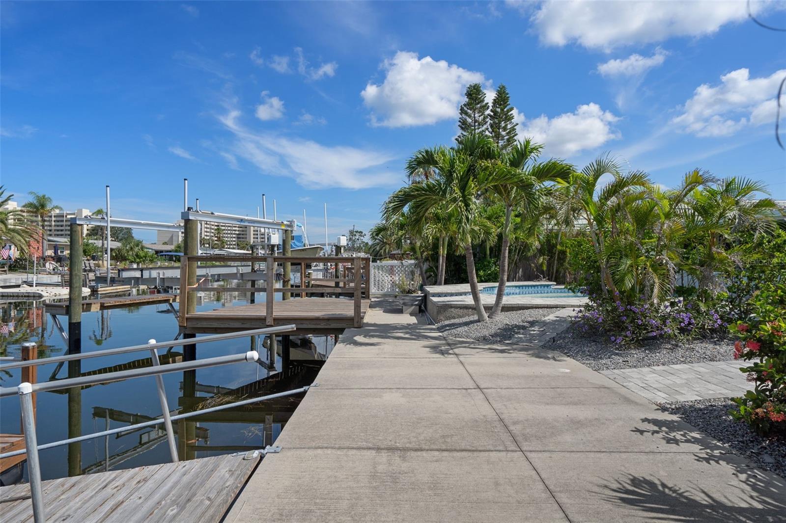 Listing photo id 32 for 13621 Jennita Drive