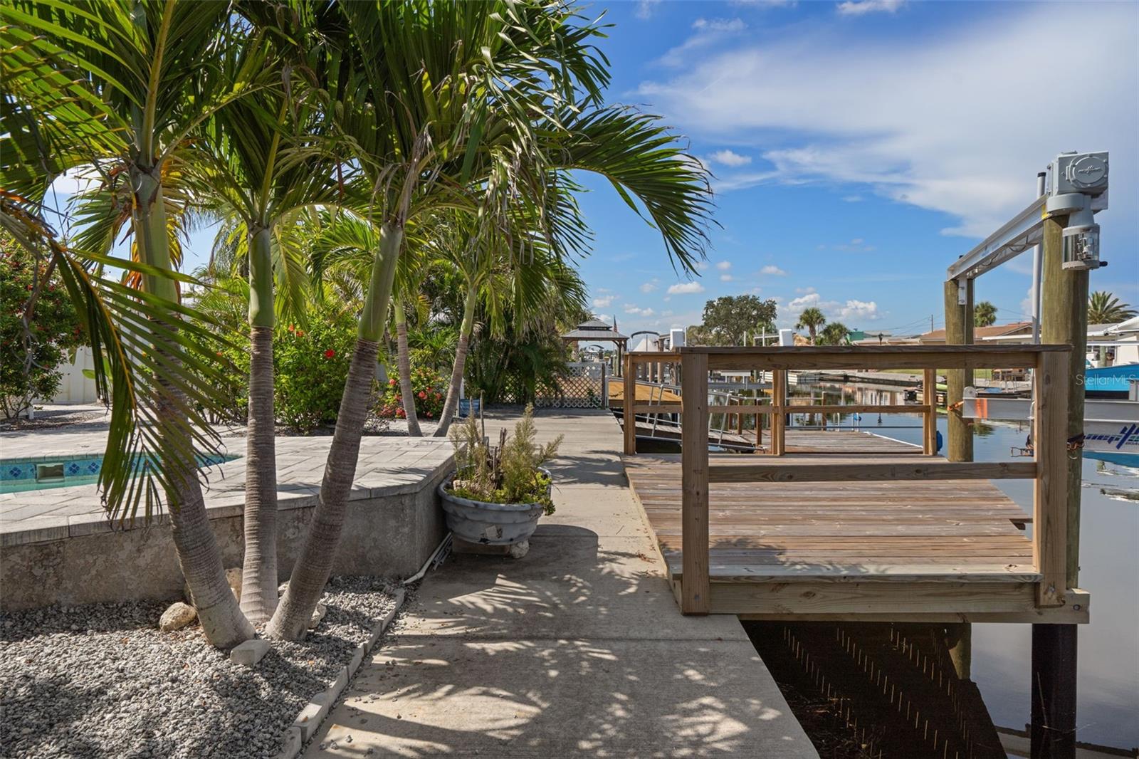 Listing photo id 33 for 13621 Jennita Drive