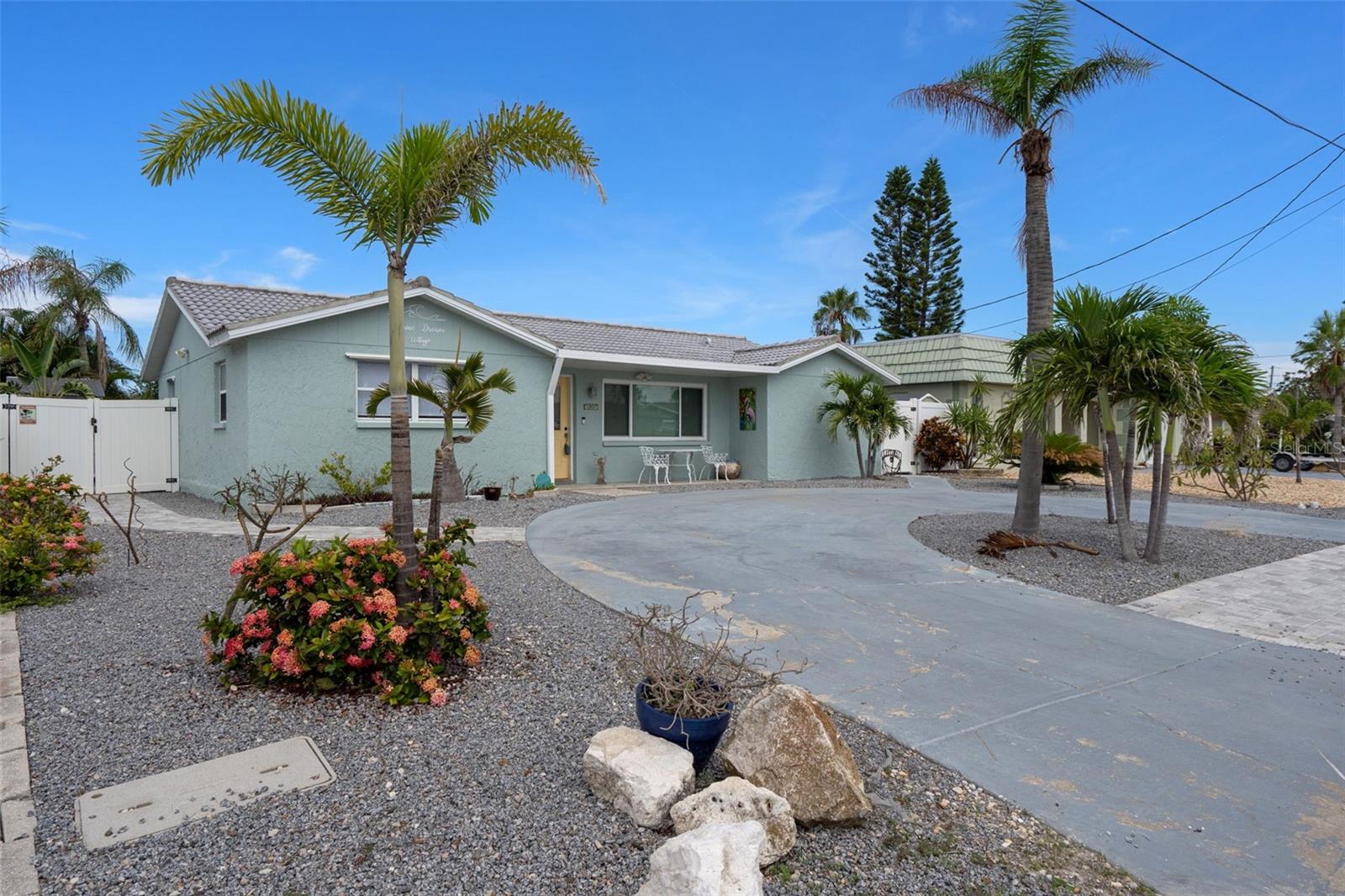 Listing photo id 42 for 13621 Jennita Drive