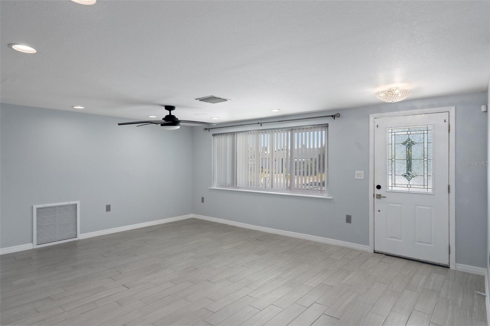 Listing photo id 6 for 13621 Jennita Drive